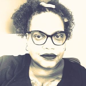 Meet your Posher, Syronica